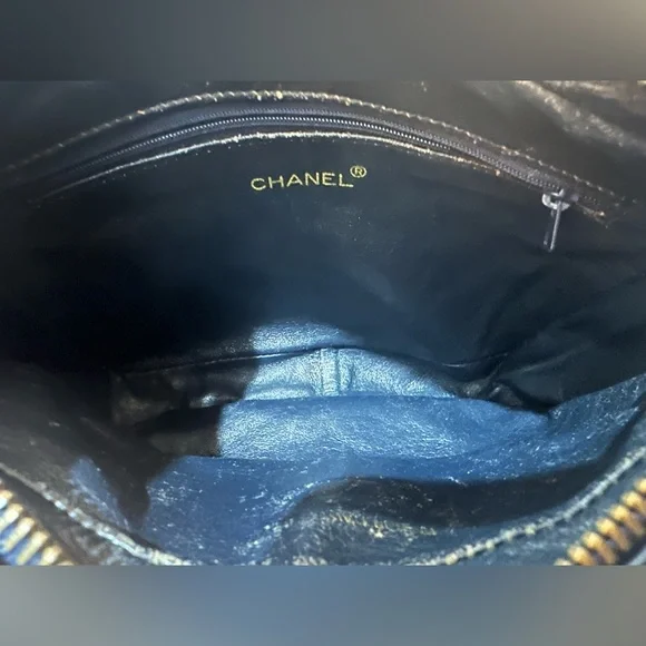 Chanel Vintage Classic Quilted Shoulder Bag - Picture 7 of 12